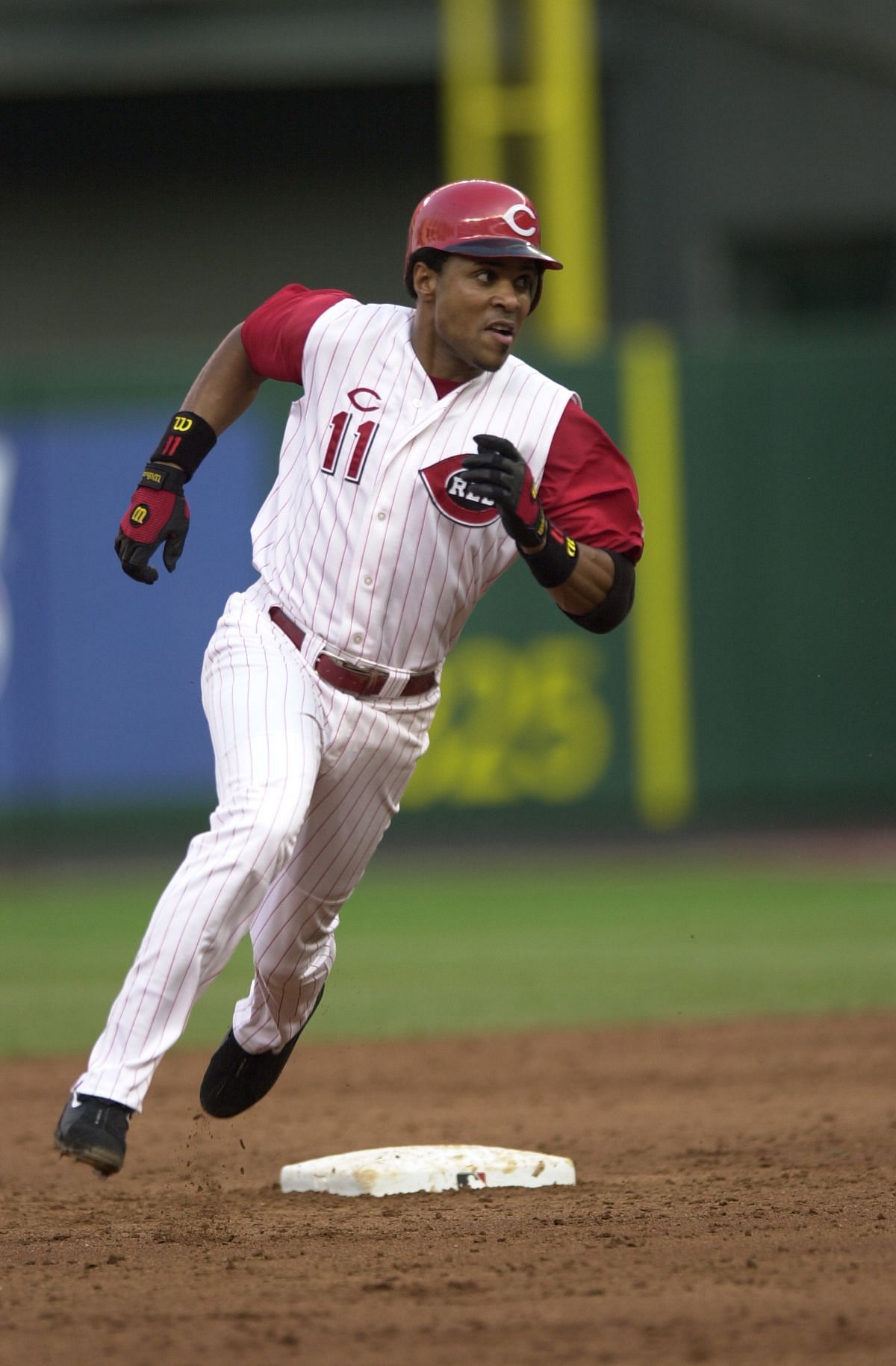 Barry Larkin in Reds&#039; shirt (Credits: redsinter.mlblogs.com)