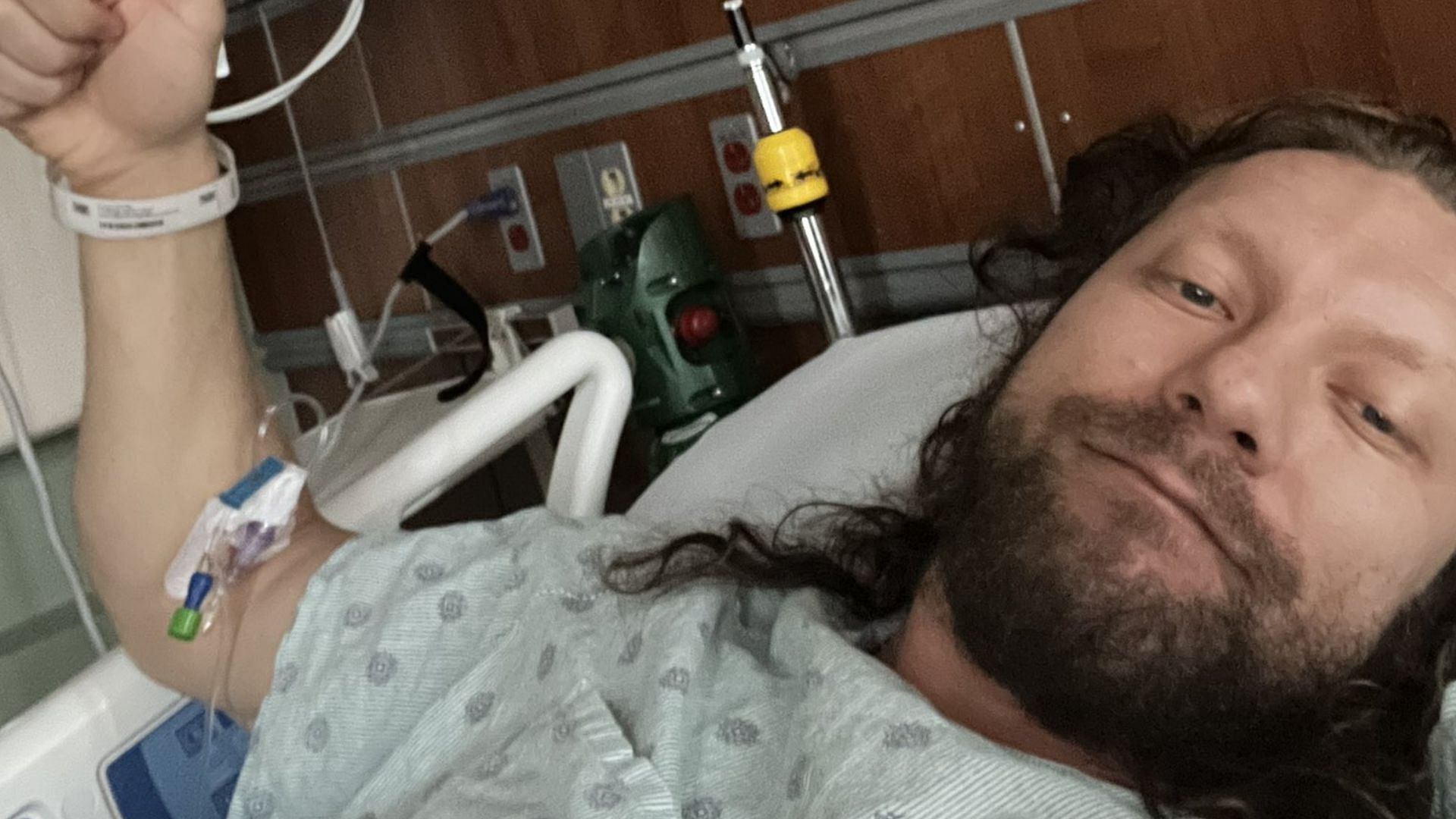 Kenny Omega posted a picture on a hospital bed