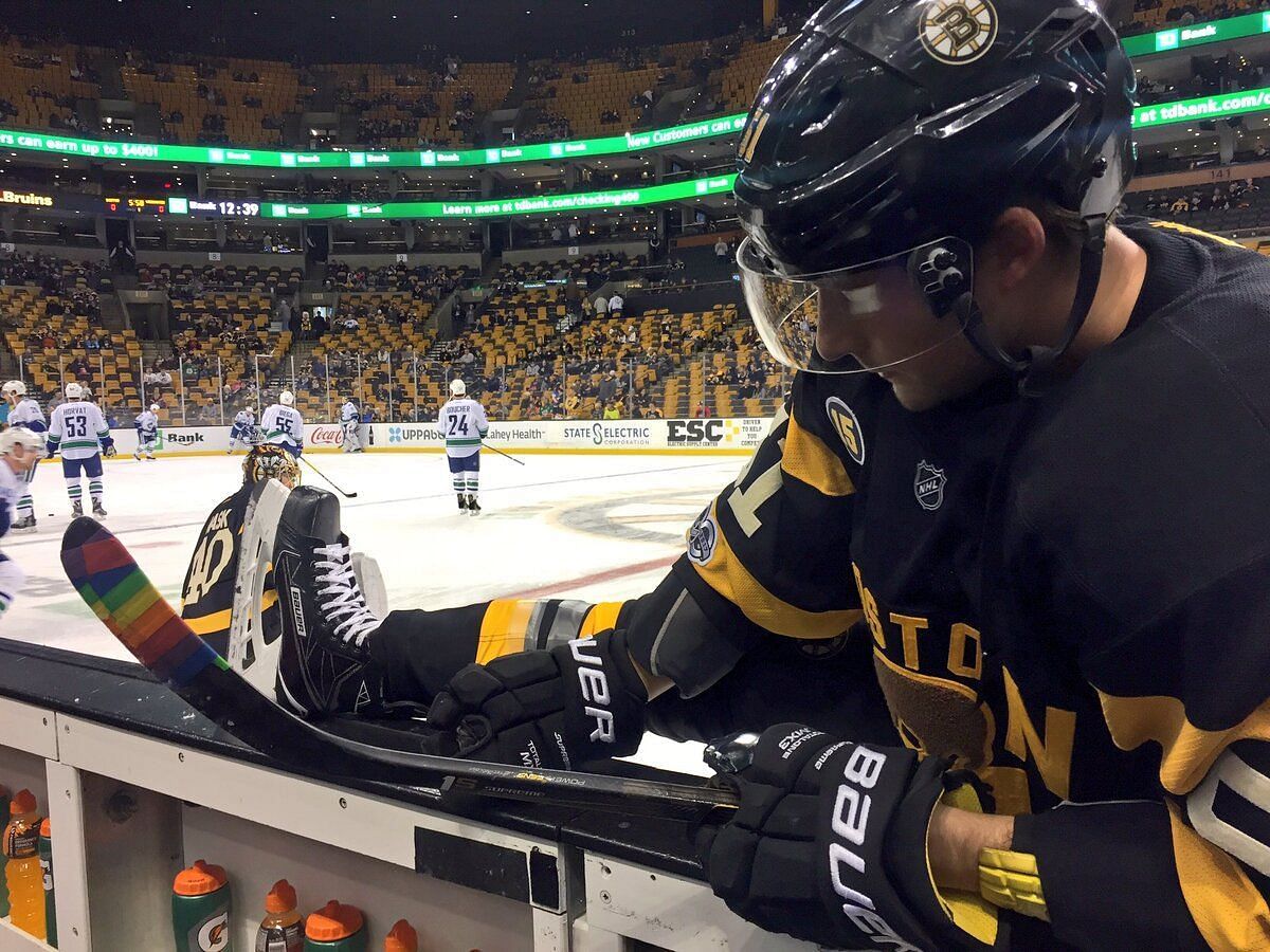Boston Bruins using rainbow taped stick for HockeyIsEveryone night (Image via Twitter)
