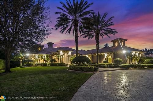 Anthony Rizzo's former $2,400,000 Florida mansion (image credit: Bill Sohl and Associates)