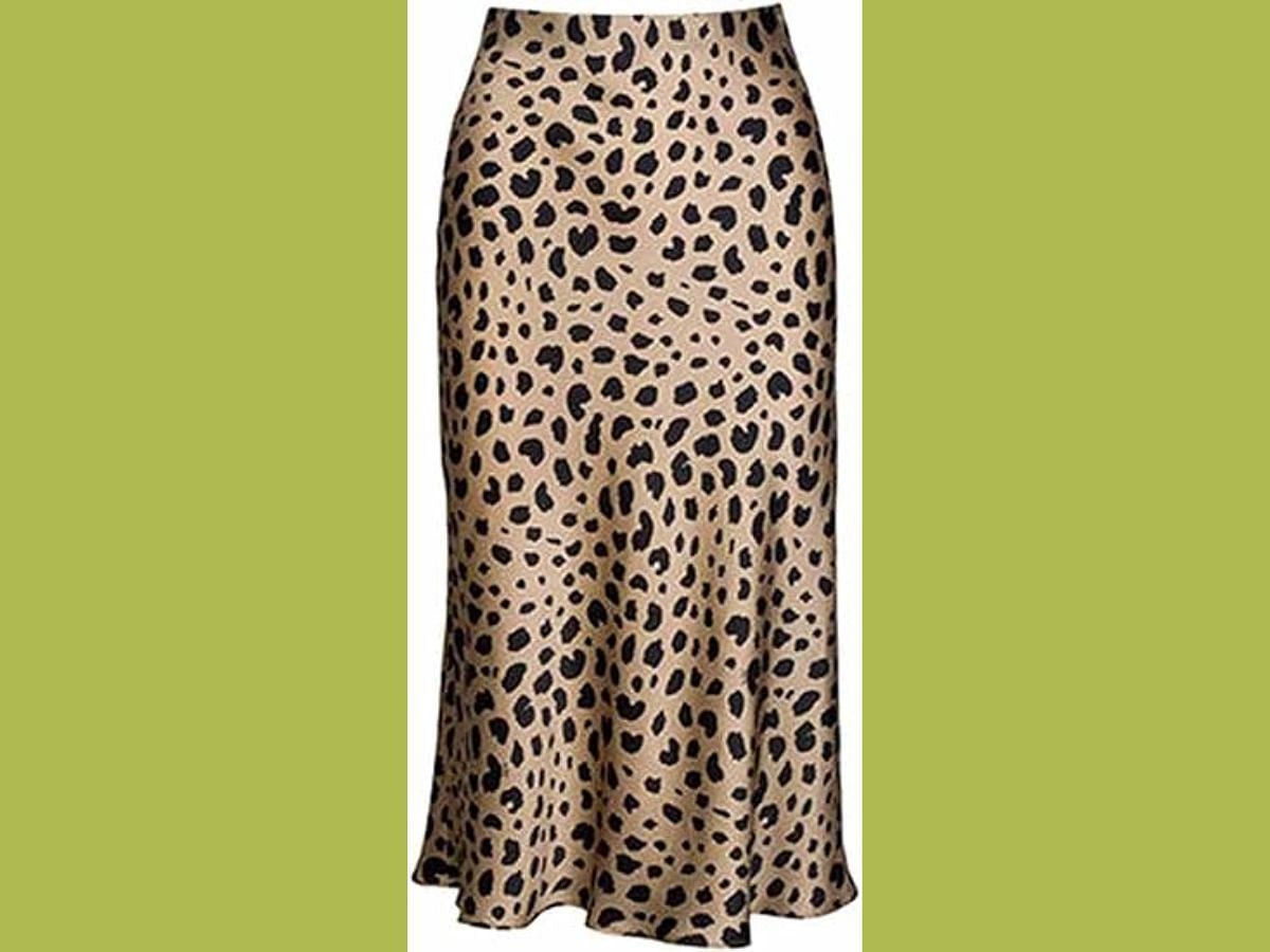 The Keasmto leopard print skirt (Image via Amazon)