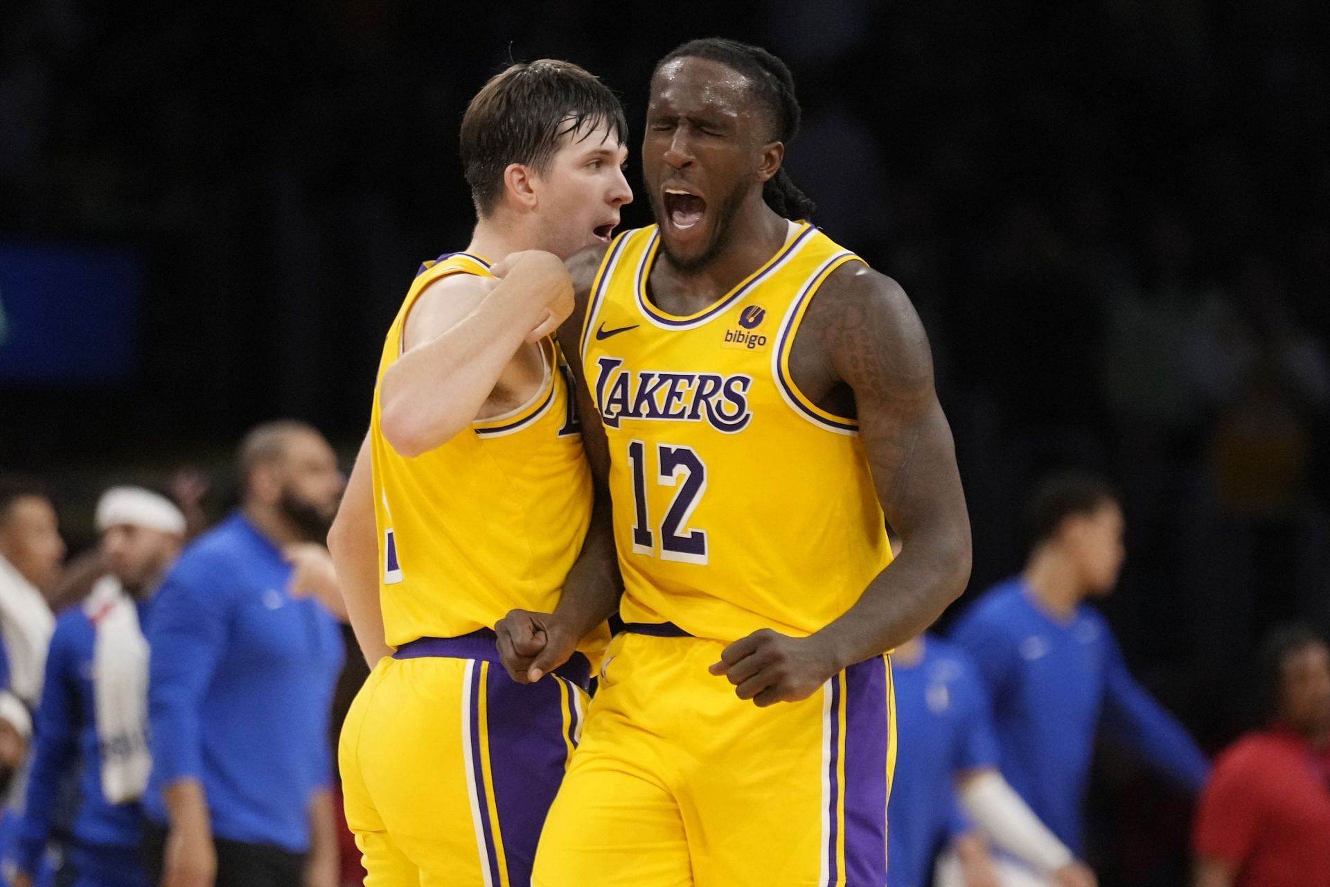 What is the Los Angeles Lakers' record? Looking at team’s 202324