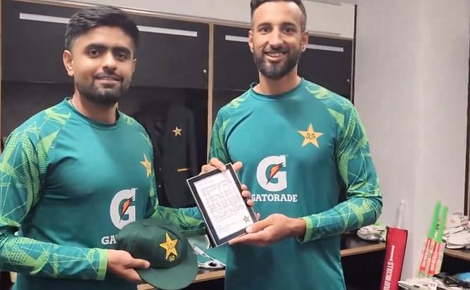 [Watch] Babar Azam presented special souvenir and cap in honor of his 50th Test by skipper Shan Masood