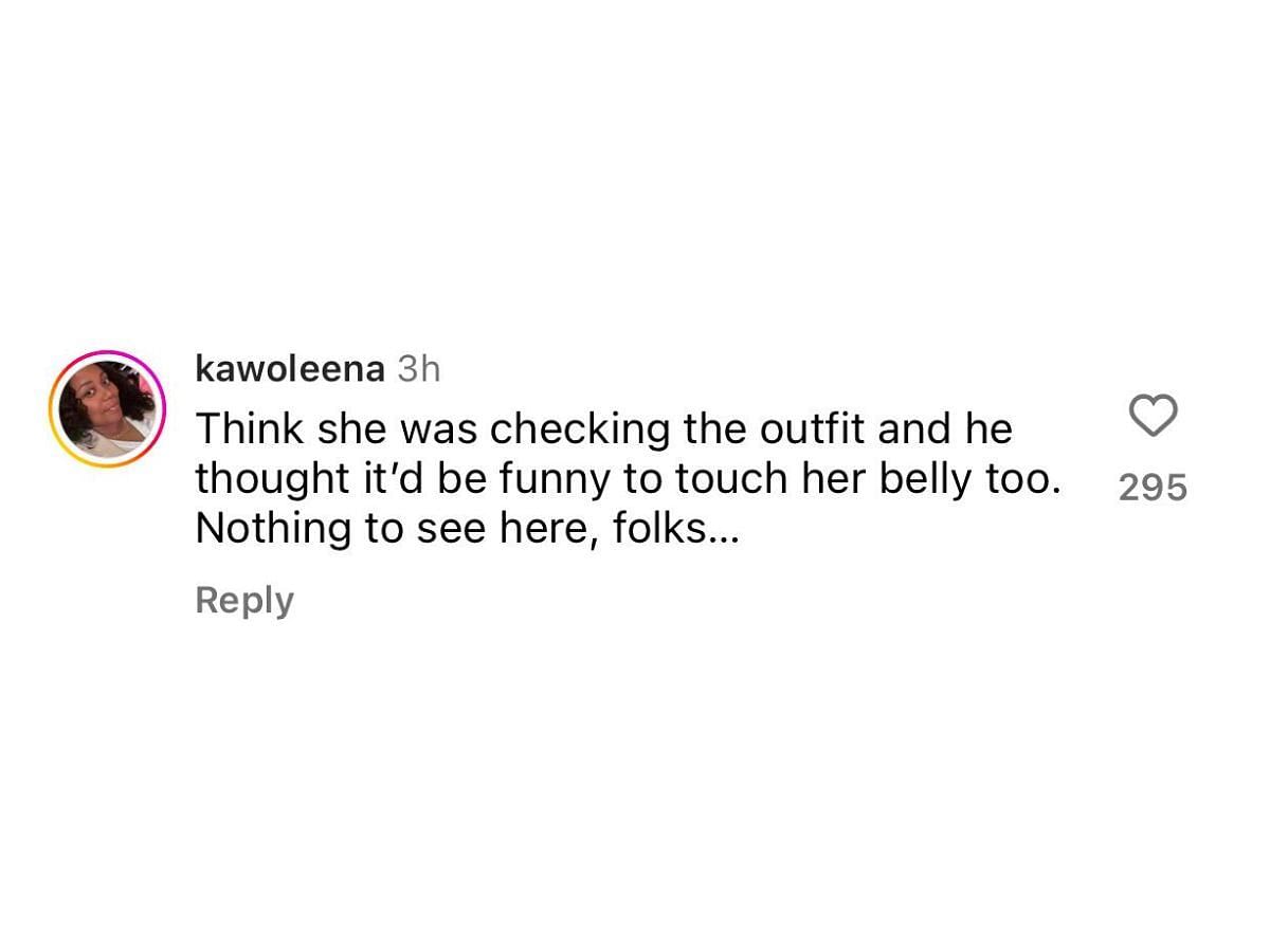 Another user claims Ashanti was just checking her outfit (image via @kawoleena on Instagram)