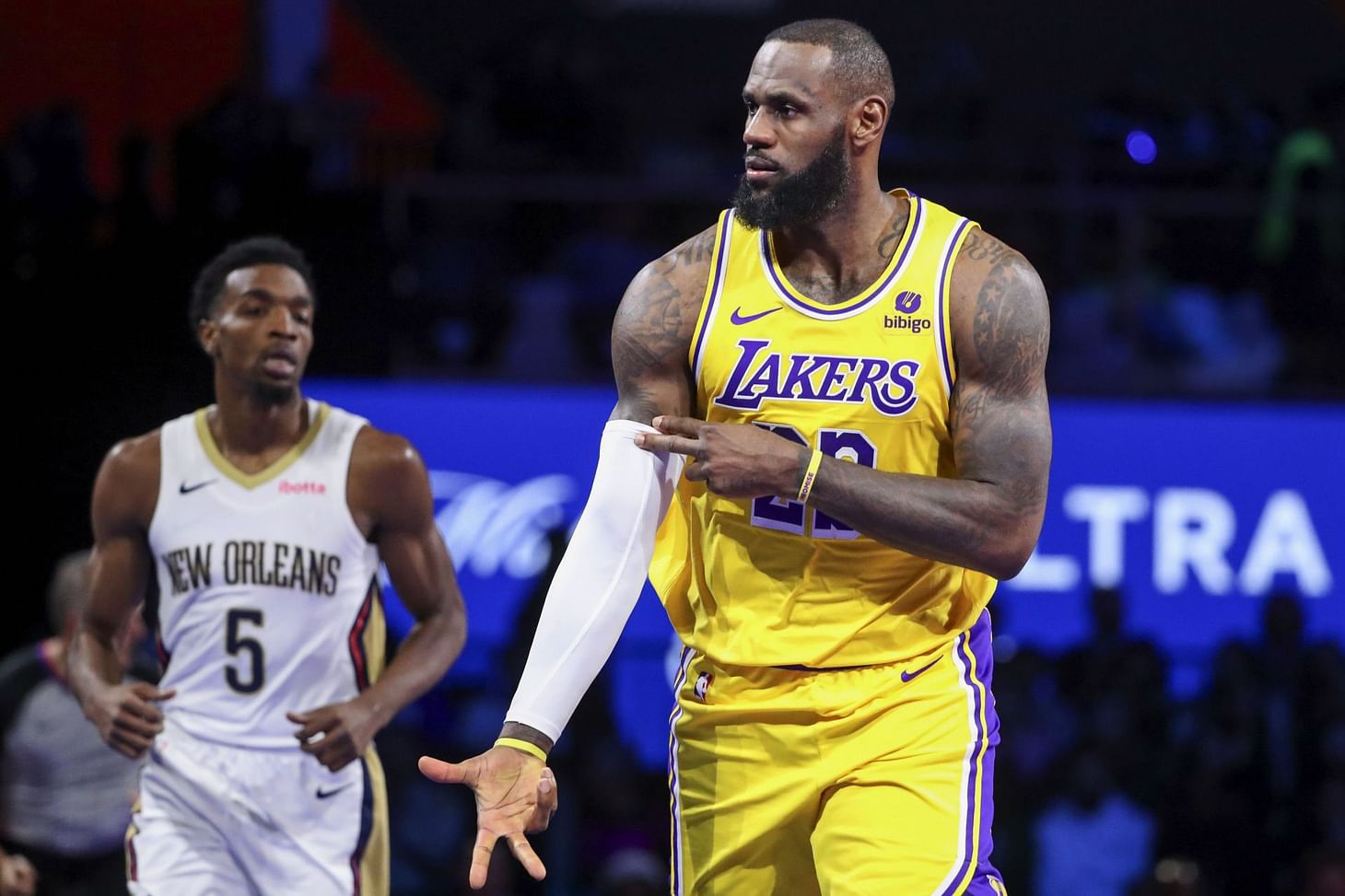 How much does LeBron James make per game? Closer look at salary details ...