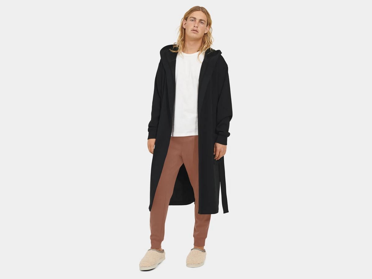 Leeland Robe ( Image via UGG)