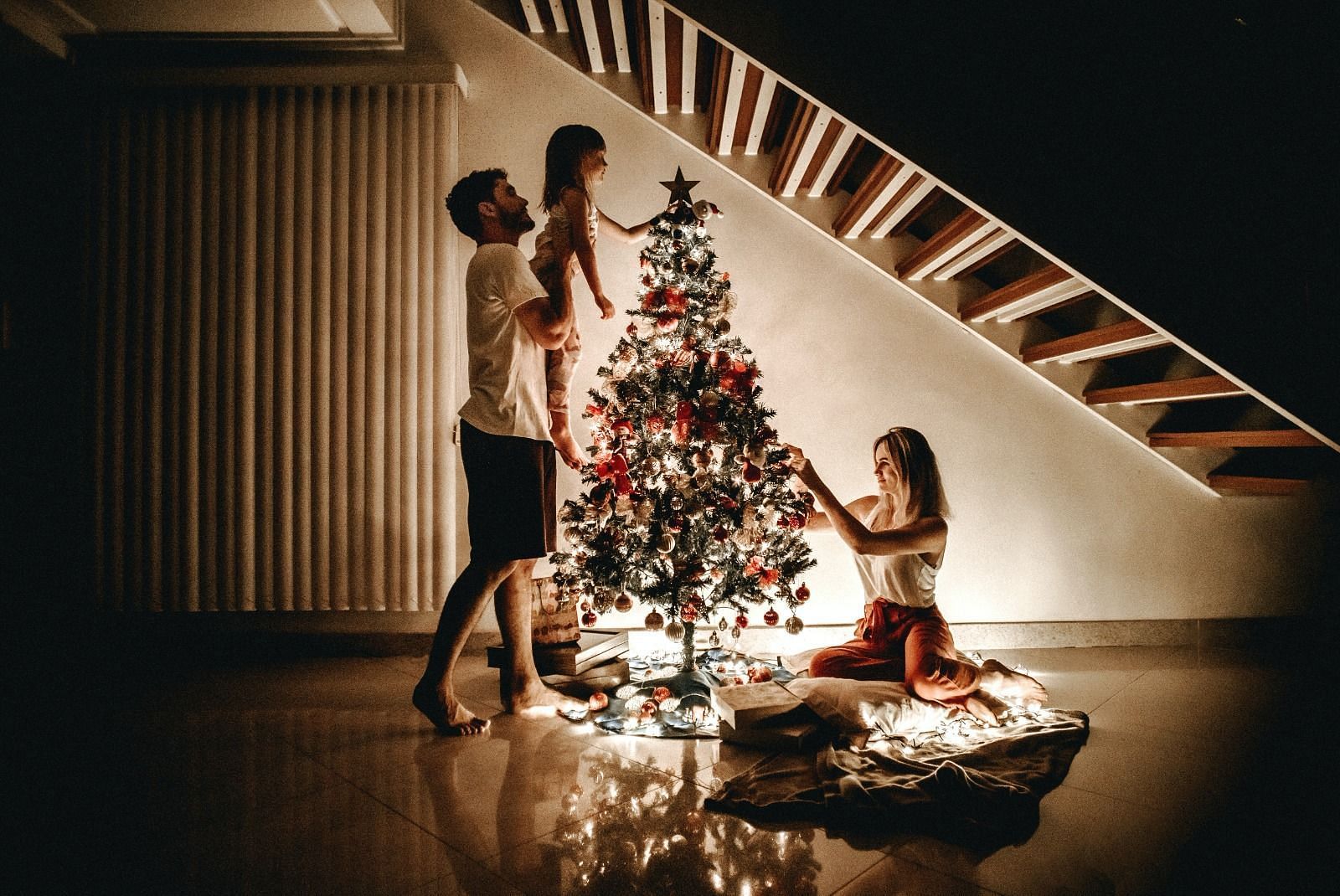 Christmas Tree Syndrome (Image via Unsplash/Jonathan)