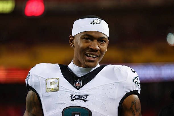 How much is DeVonta Smith's Contract?