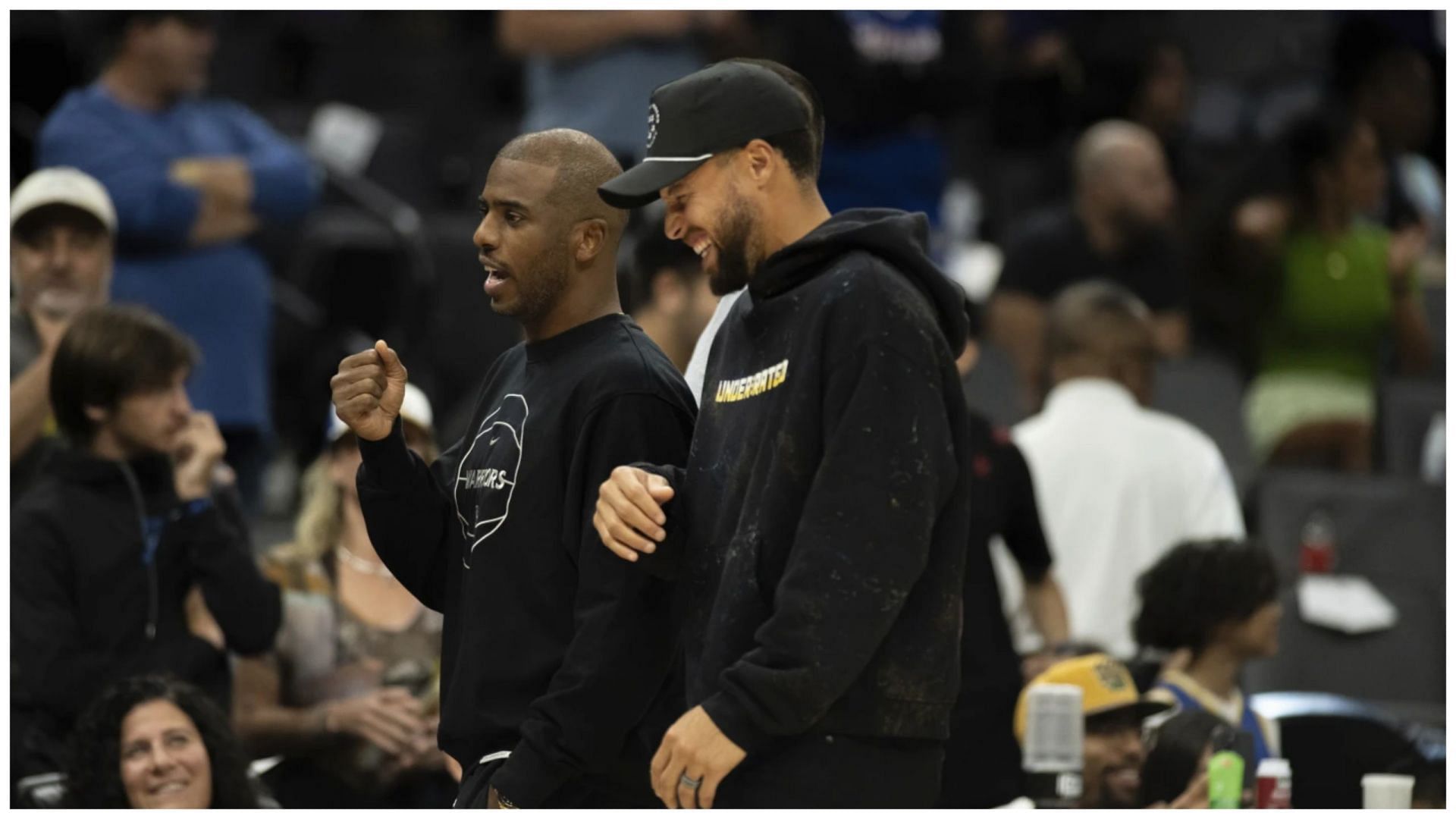 Steph Curry &amp; Chris Paul get into holiday spirit, belting Chris Brown&rsquo;s &lsquo;This Christmas&rsquo; (AP Photo/Jose Luis Villegas)