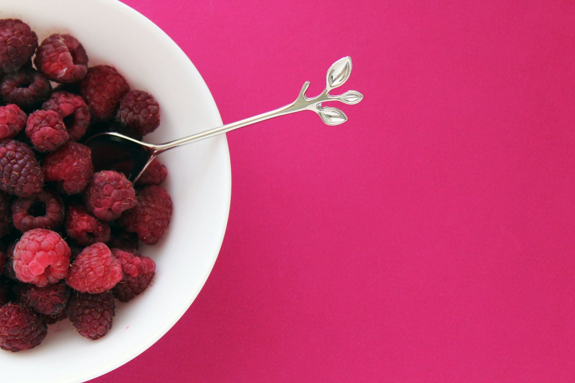 Berries are food to stimulate the brain (Image sourced via Pexels / Photo by tijana)