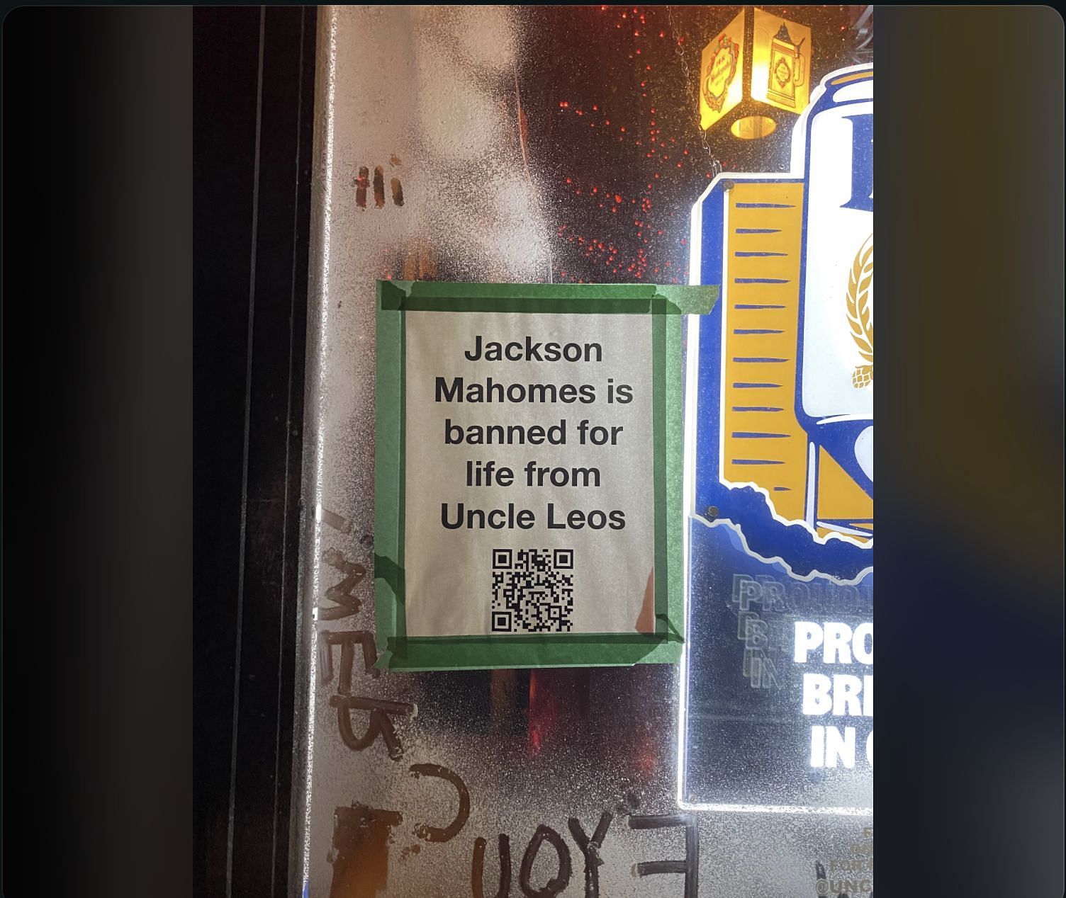 Sign from Leo&#039;s Pizza not welcoming Jackson Mahomes. (BrittanyMatthewsSnark/Reddit)