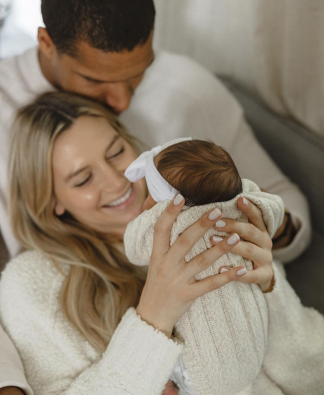 Isaac Rochell with Allison Kuch and daughter Scottie Bee. (Allison Kuch/IG)