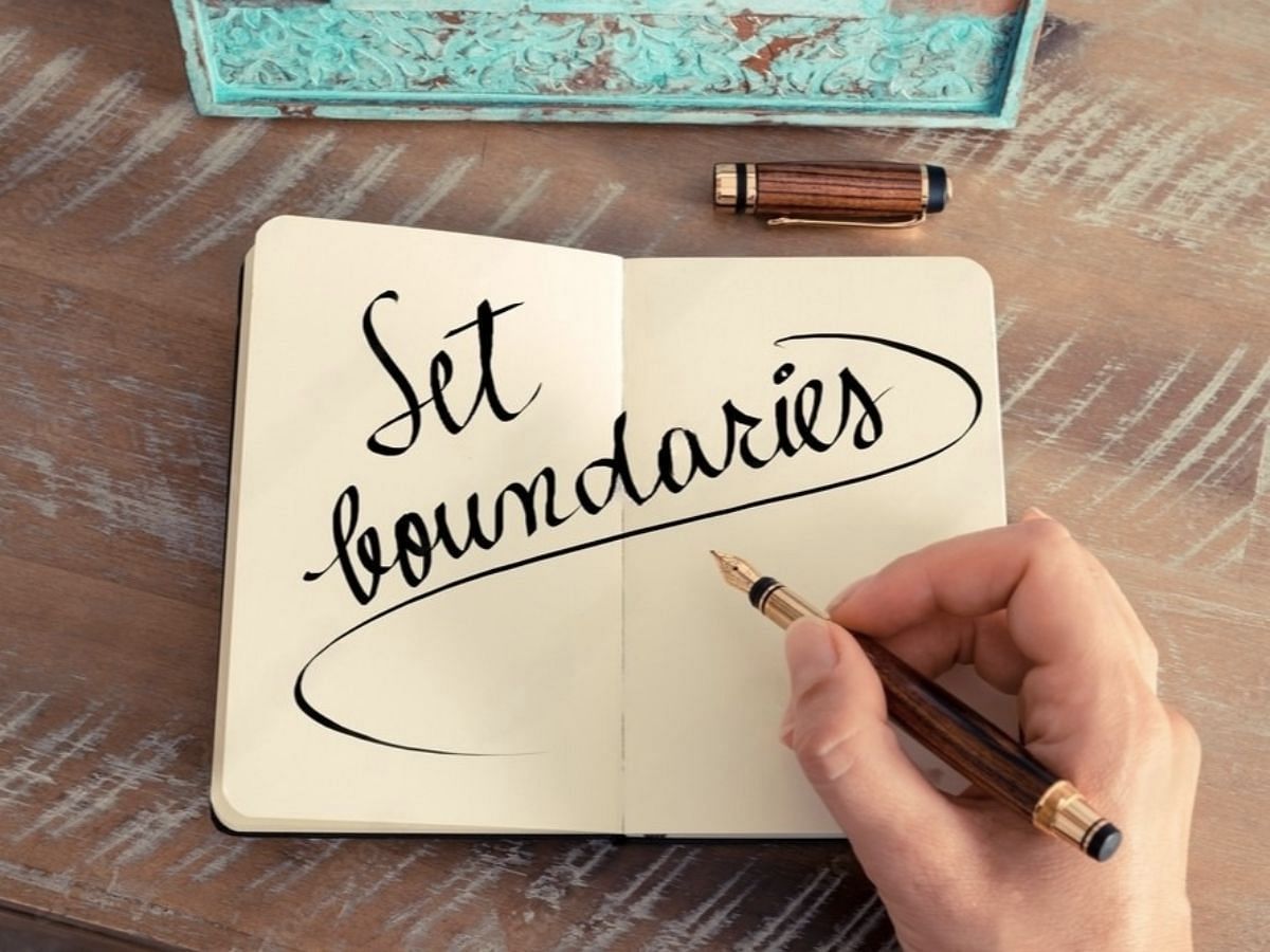 Setting up healthy boundaries (Image via Pixabay)