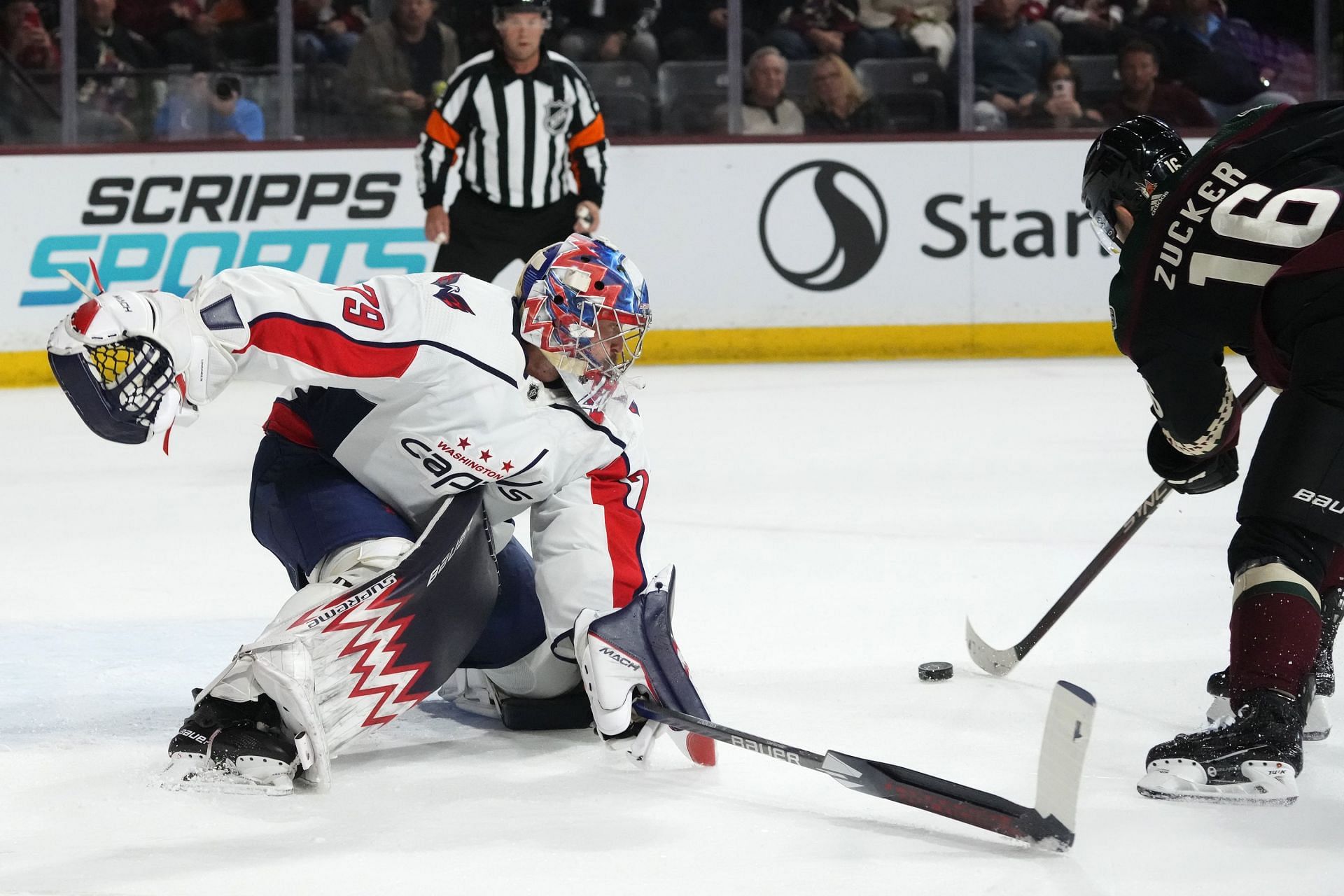 Charlie Lindgren of the NHL&#039;s Washington Capitals