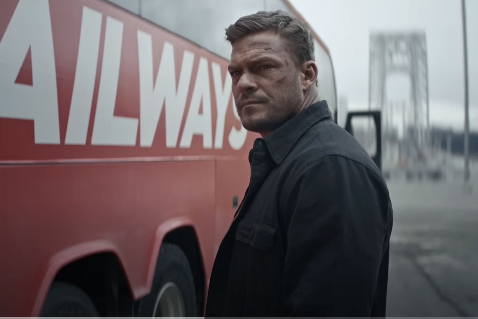 Alan Ritchson Gives Reacher Season 2 Release Announcement: Sneak Peak ...