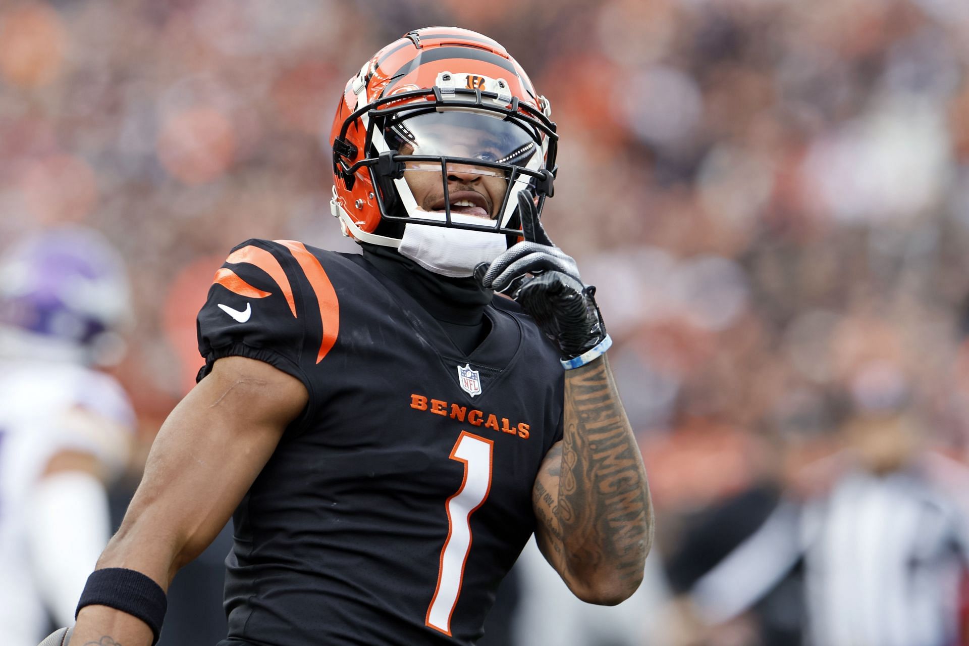 What happened to Ja'Marr Chase? Bengals WR exits Week 15 game vs Vikings