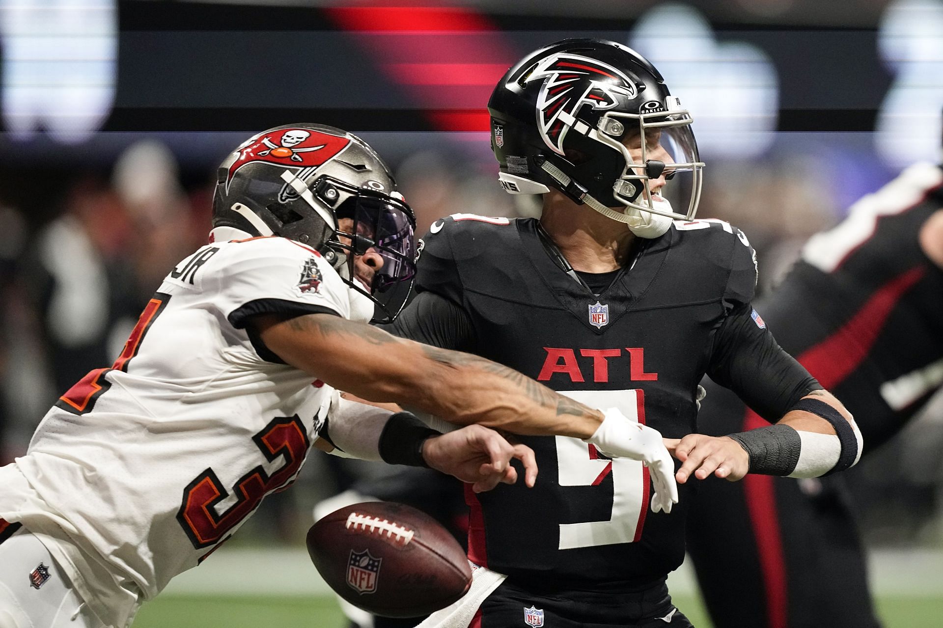 Buccaneers Falcons Football