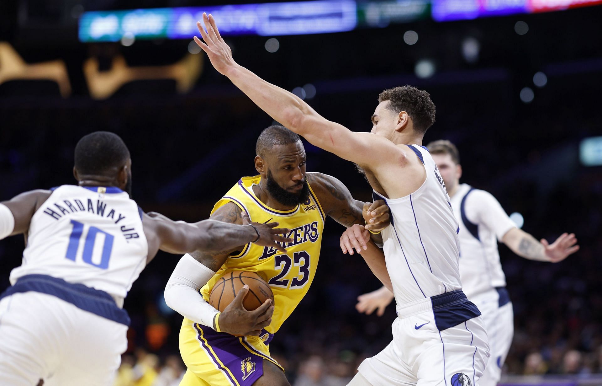 Dallas Mavericks v Los Angeles Lakers