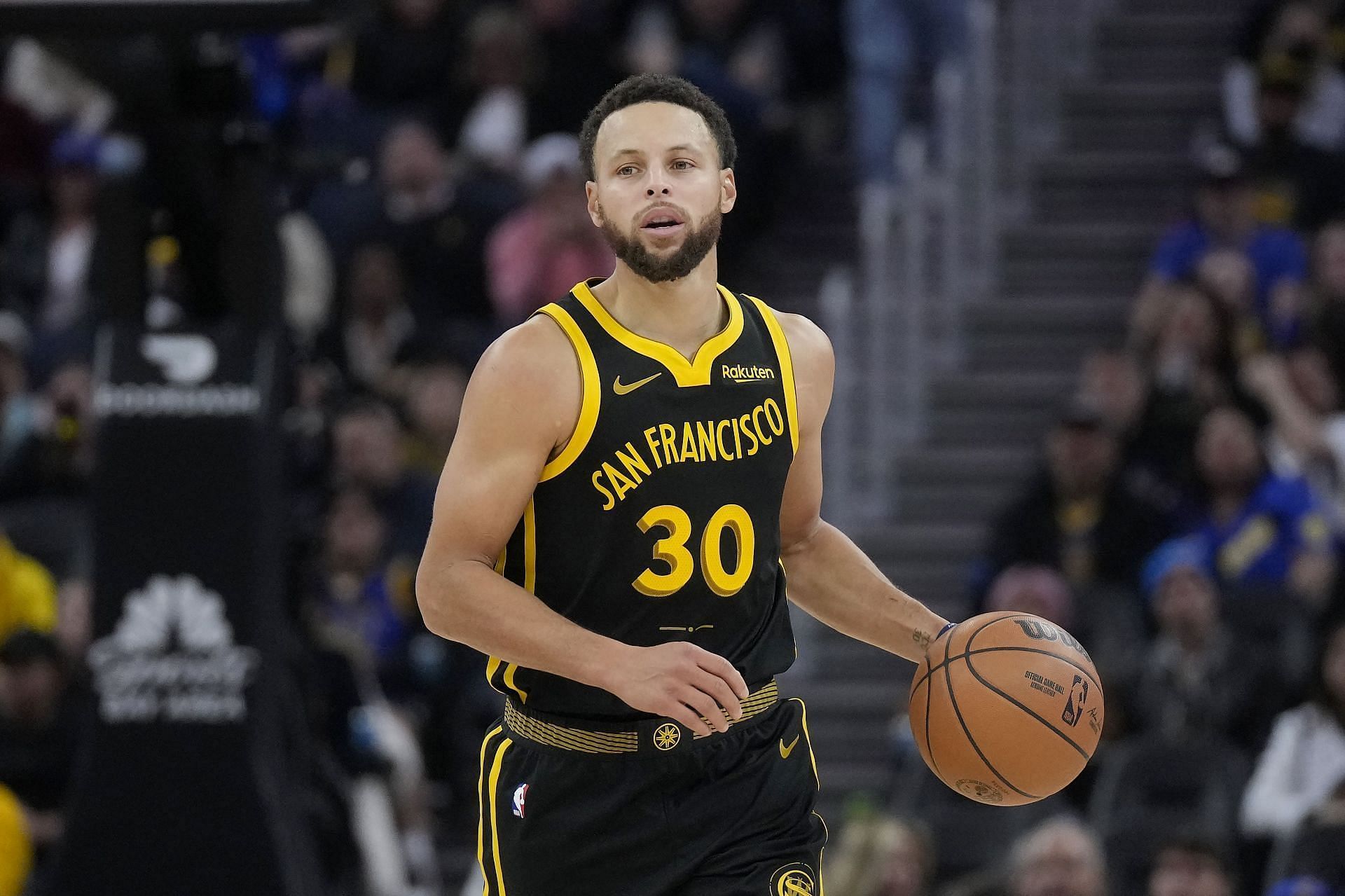 Is Steph Curry playing tonight against Portland Trail Blazers?