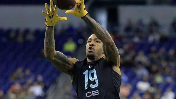 Raiders CB Jack Jones breaks silence on going full Grinch and faking giving TD ball young Chiefs fan