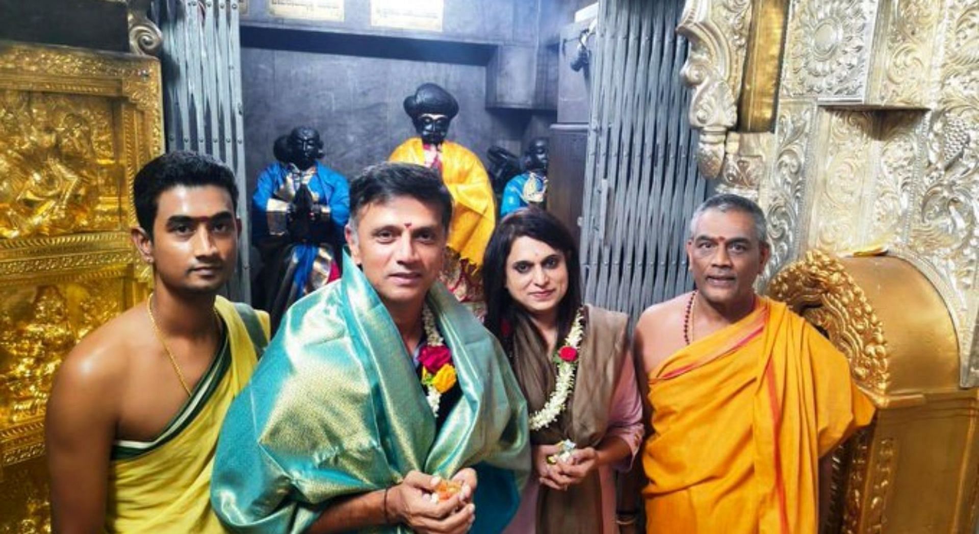 [Picture] Rahul Dravid and his wife visit Chamundi Hills ahead of India’s tour of South Africa