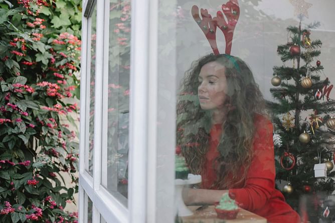 Feeling lonely on Christmas? Here are simple tips that can lift your spirits