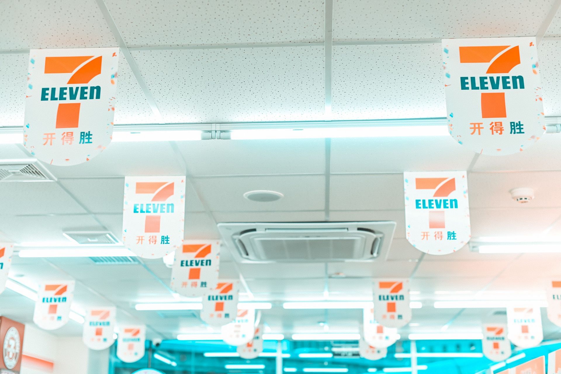 Foods to Buy at 7-Eleven  (Image via Unsplash/Yang Miao)
