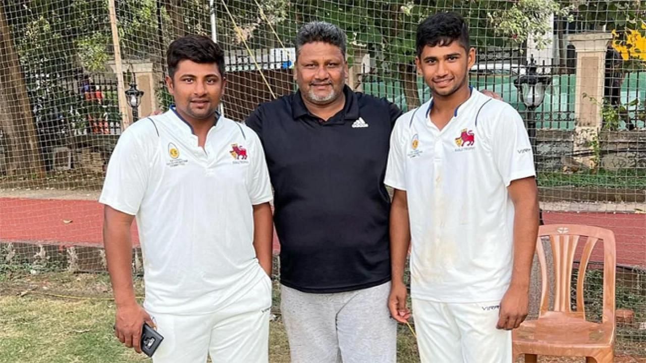Sarfaraz Khan (left), Musheer Khan (right), and their father (center) (Image via Twitter)