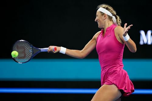 Victoria Azarenka plays a forehand at China Open 2023