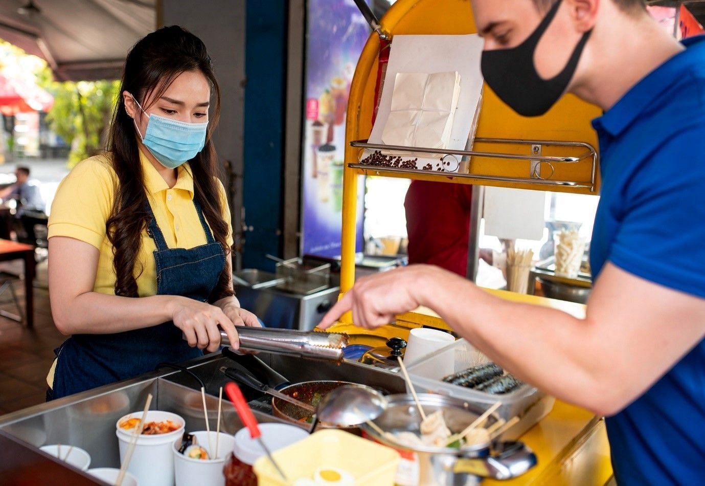 Why an Ohio woman threw a burrito bowl at a worker? (image by freepik on freepik)