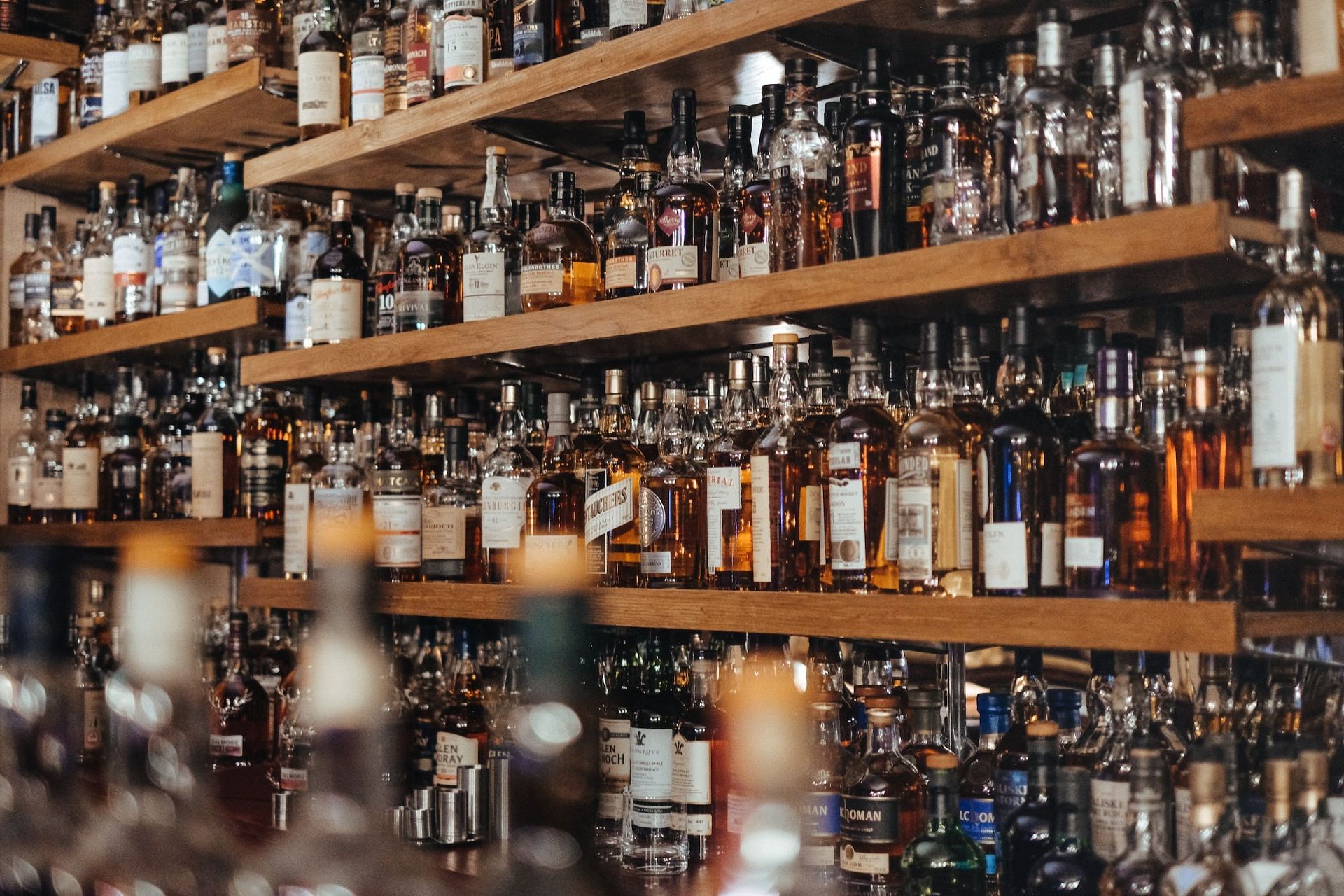What are the safety tips to follow for drinking alcohol? (Photo by Adam Wilson on Unsplash)