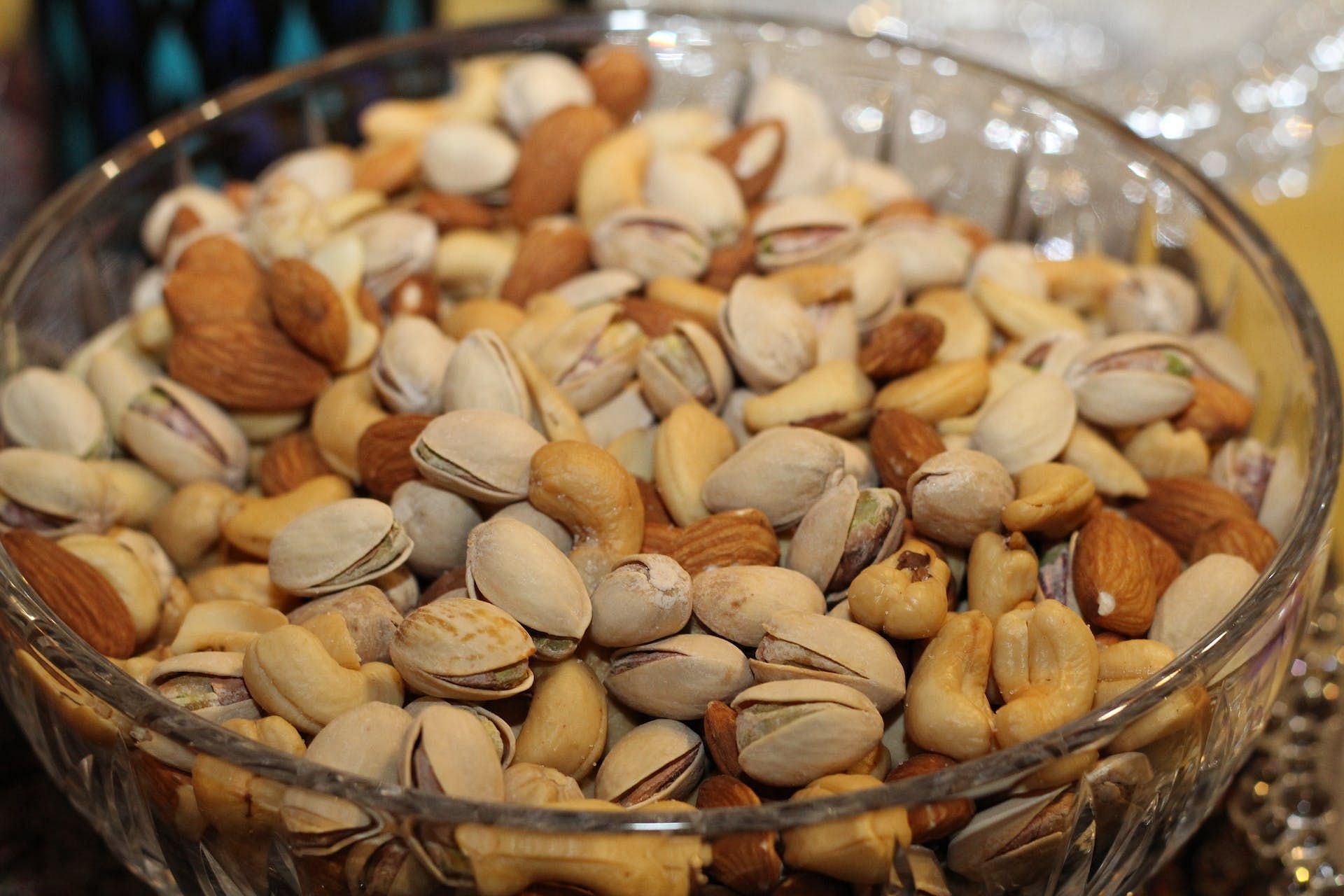 Cashews are a healthy packed snack (Image via Pexels/ Mehran B)