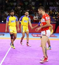 Fazel Atrachali in an empty raid against Thalaivas (Credits: PKL)