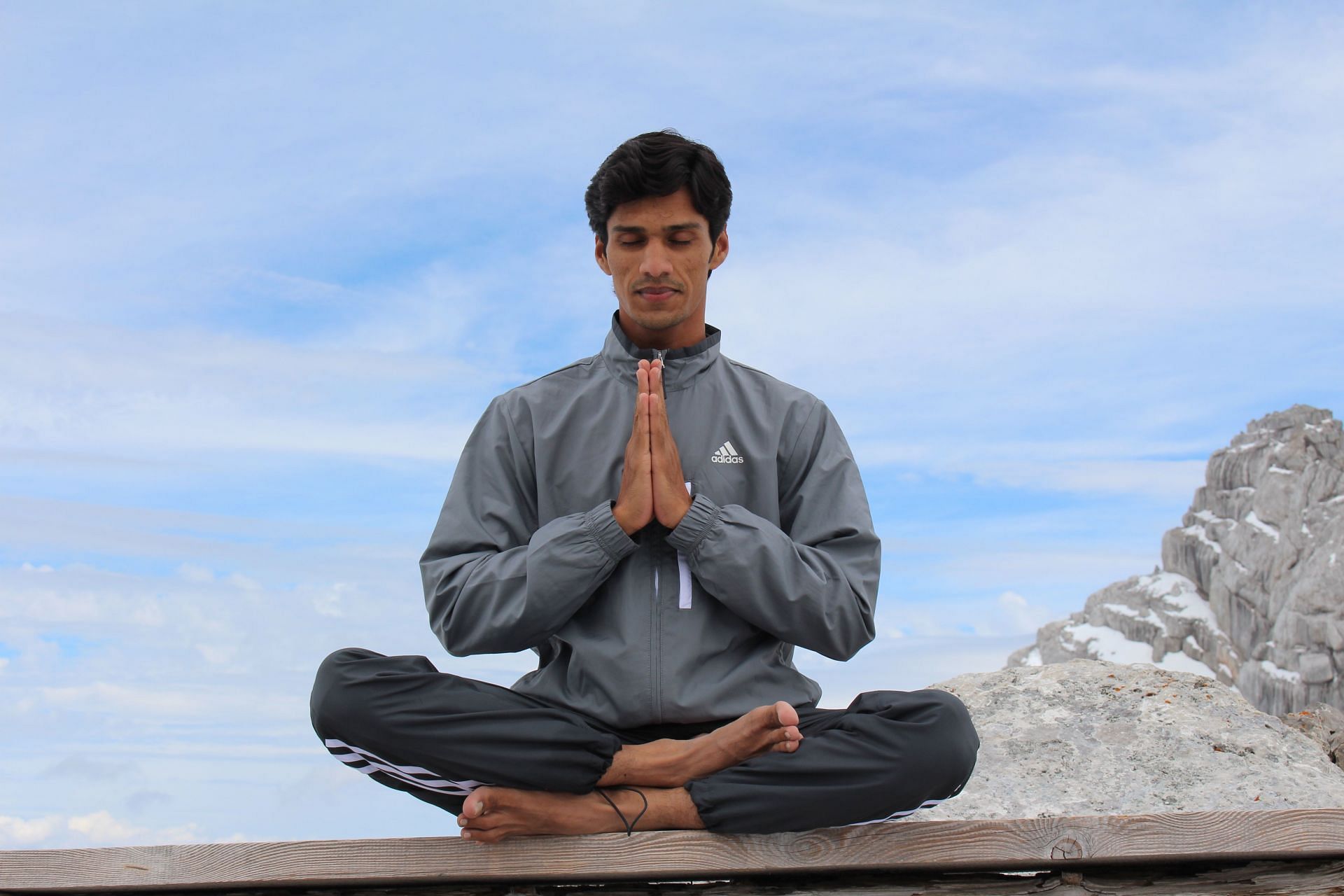 Adding slow deep breaths (Image via Unsplash/ Indian Yogi Yogi)