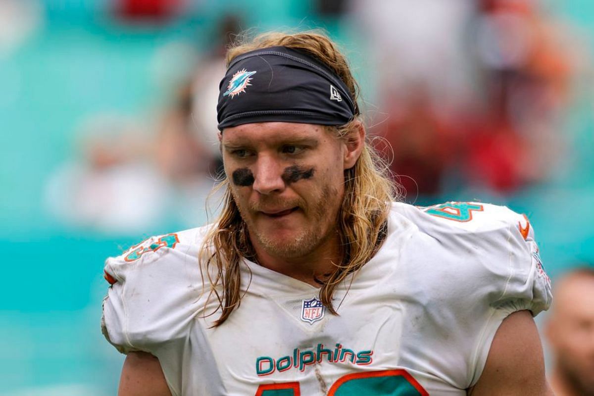 Andrew Van Ginkel Dolphins contract How much does LB earn in Miami?