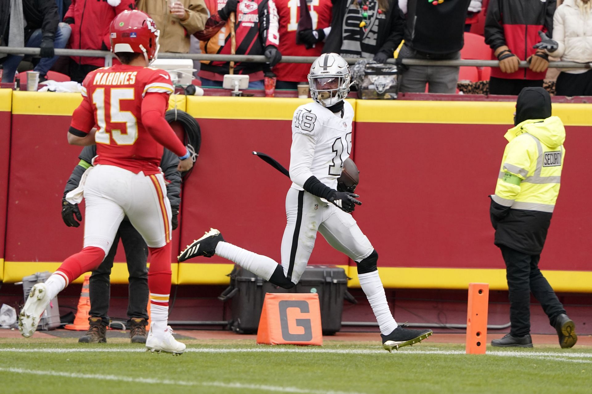 Raiders CB Jack Jones stares down Patrick Mahomes during pick-6