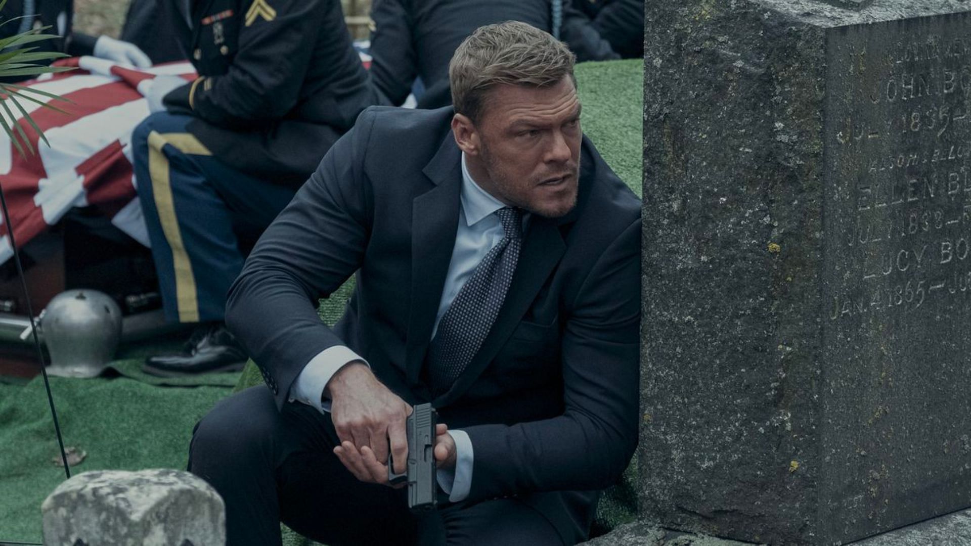 Alan Ritchson as Jack Reacher in a still from Season 2 (Image via Amazon Prime)