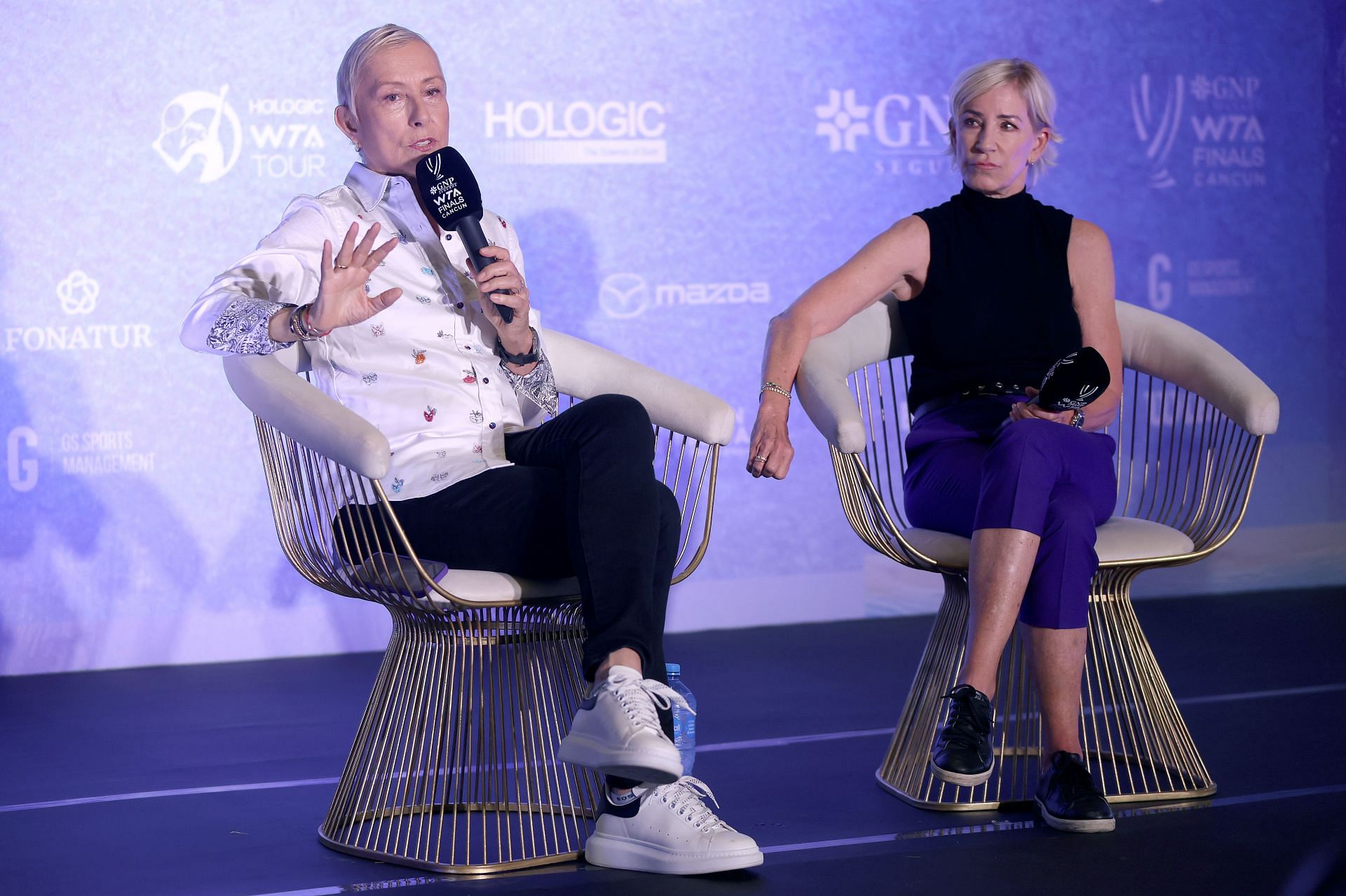 Martina Navratilova and Chris Evert speaking to the press at the 2023 WTA Finals