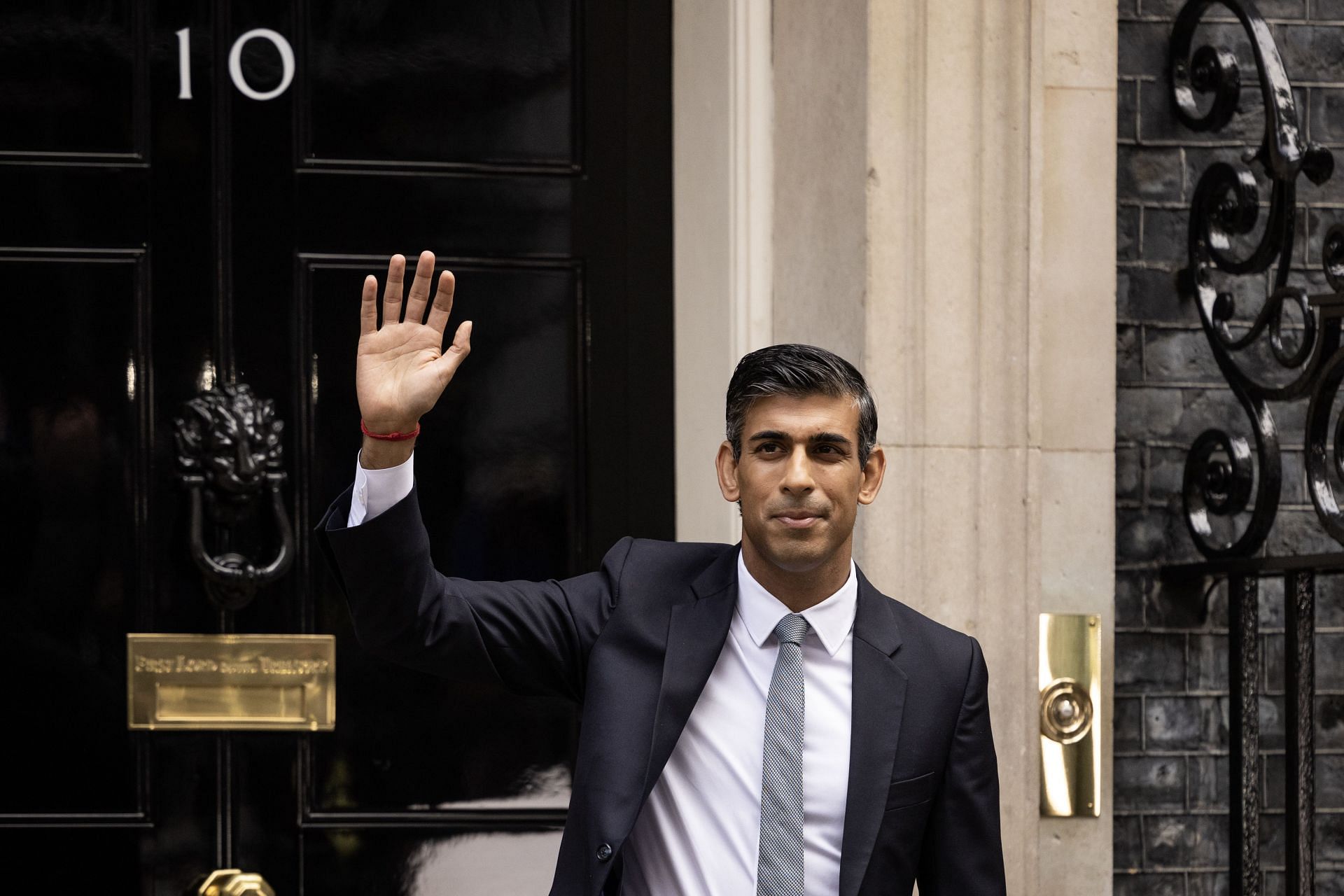 New UK Prime Minister Rishi Sunak Takes Office