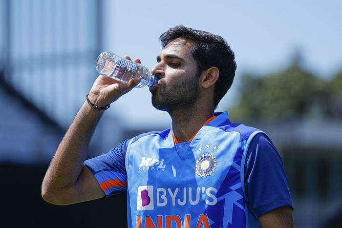 भुवनेश्वर कुमार का इंटरनेशनल करियर क्या अब खत्म हो गया है ? पूर्व क्रिकेटर ने दिया ये जवाब