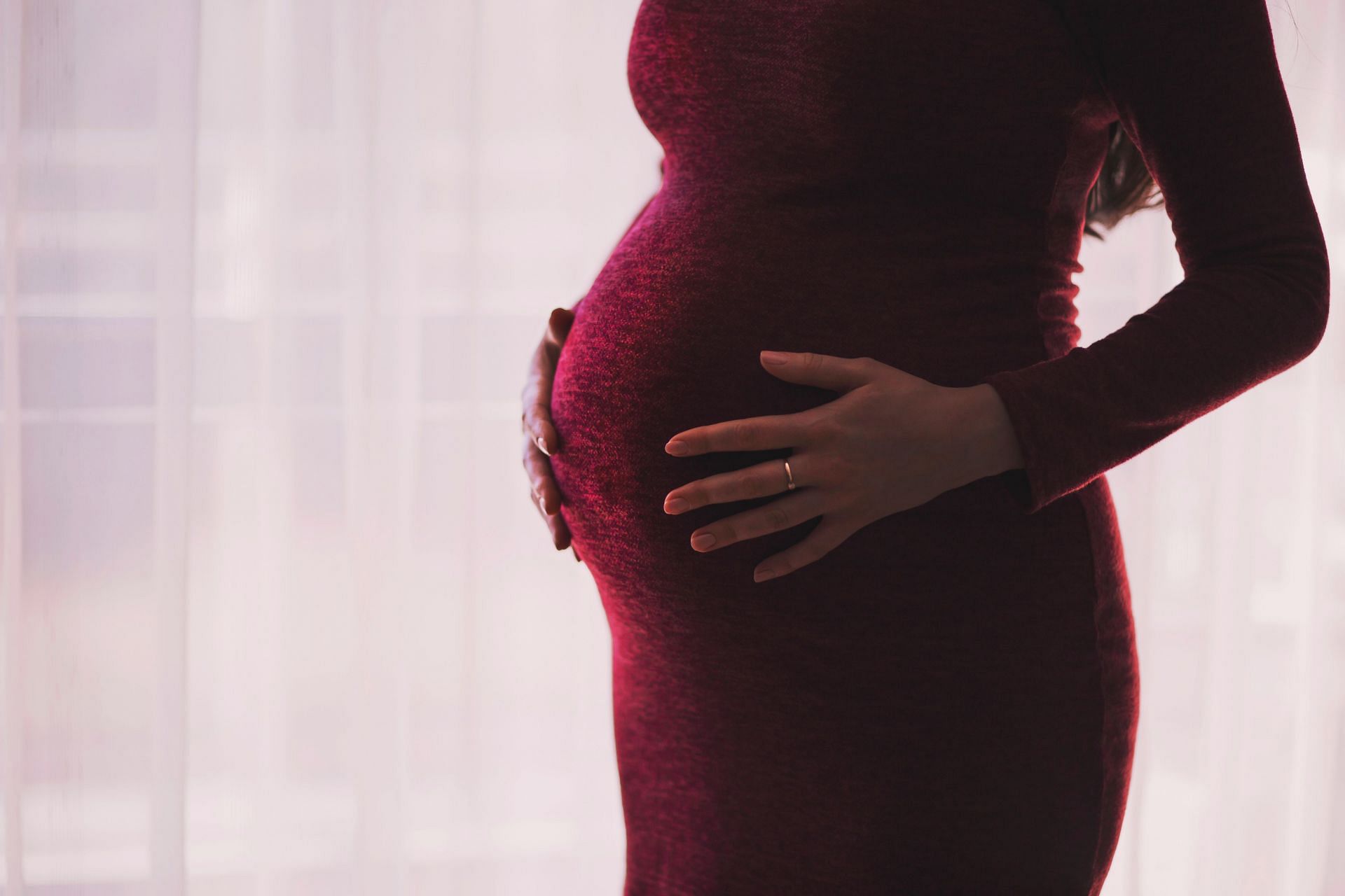 Pregnant Woman (Image via Unsplash/Freestock)