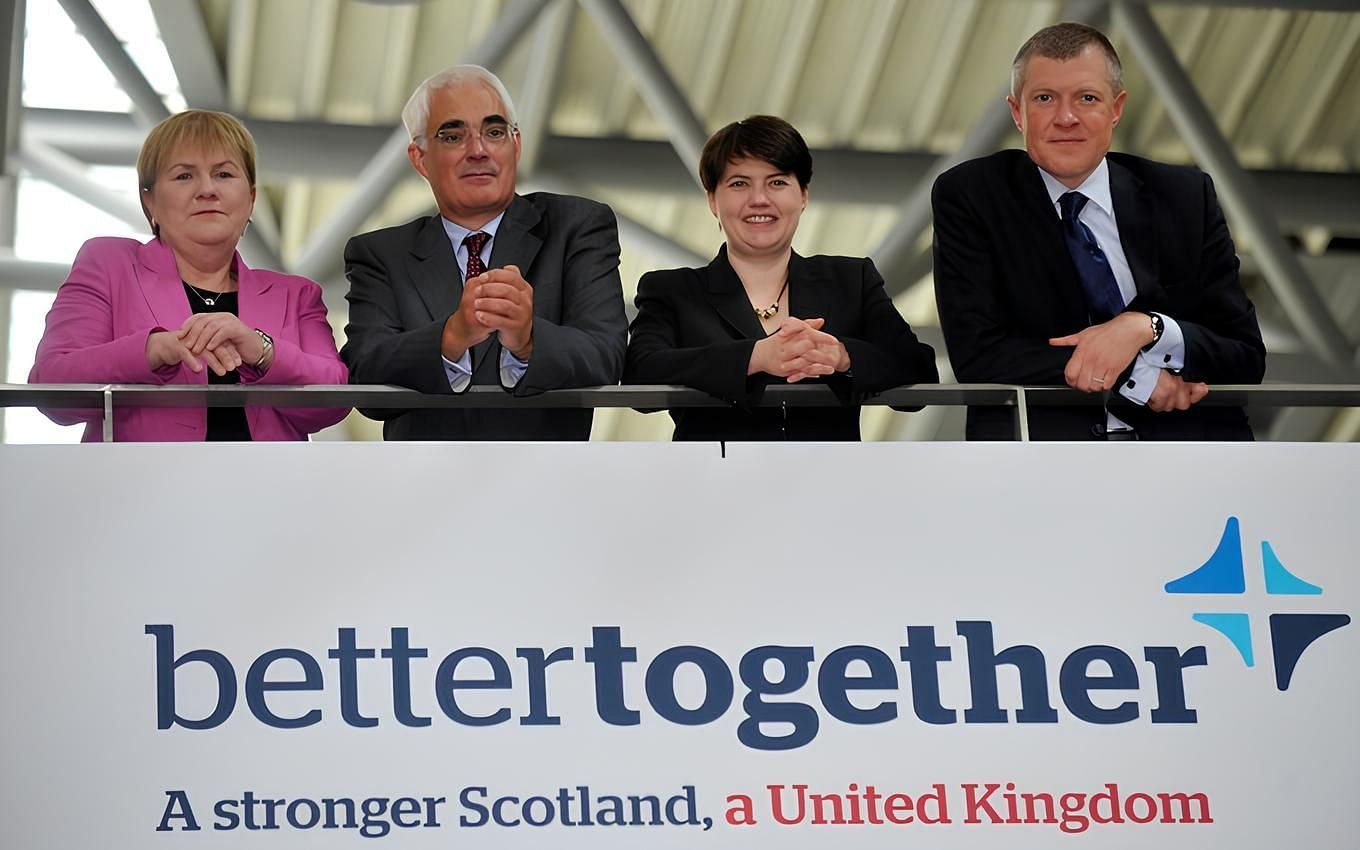 Darling and his wife with the cross-party Better Together group (Image via Sky News)