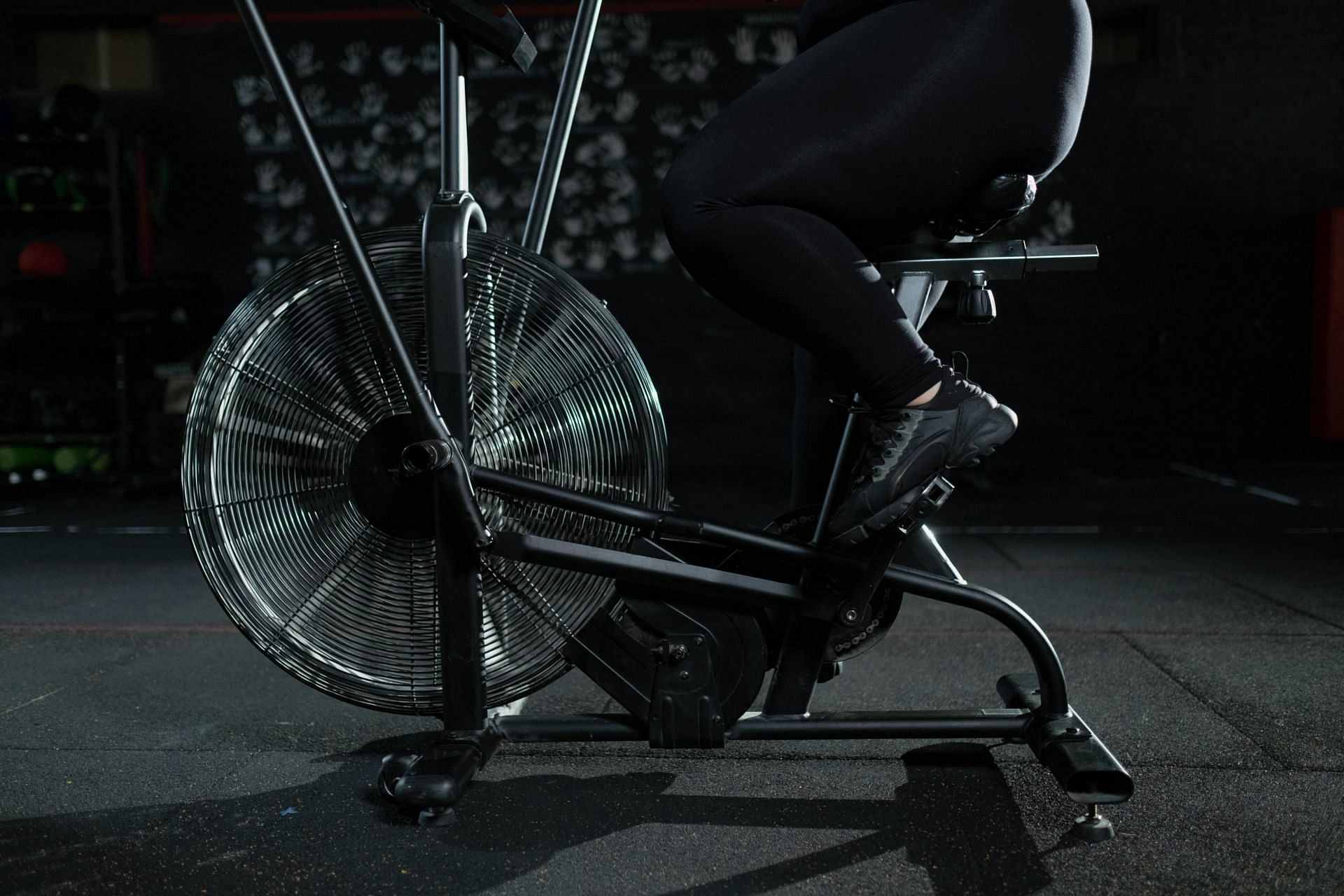 Advantages of folding exercise bikes (image sourced via Pexels / Photo by cottonbro)