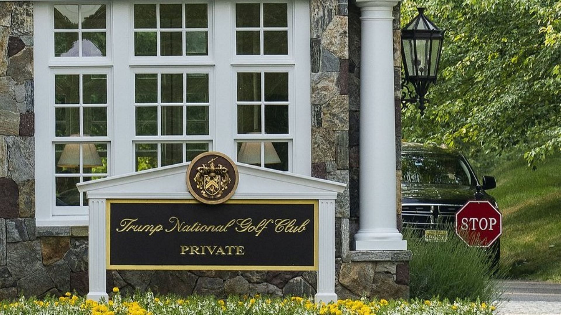 Trump golf club server files lawsuit over harassment allegations. (Image via Twitter/@acnewsitics)