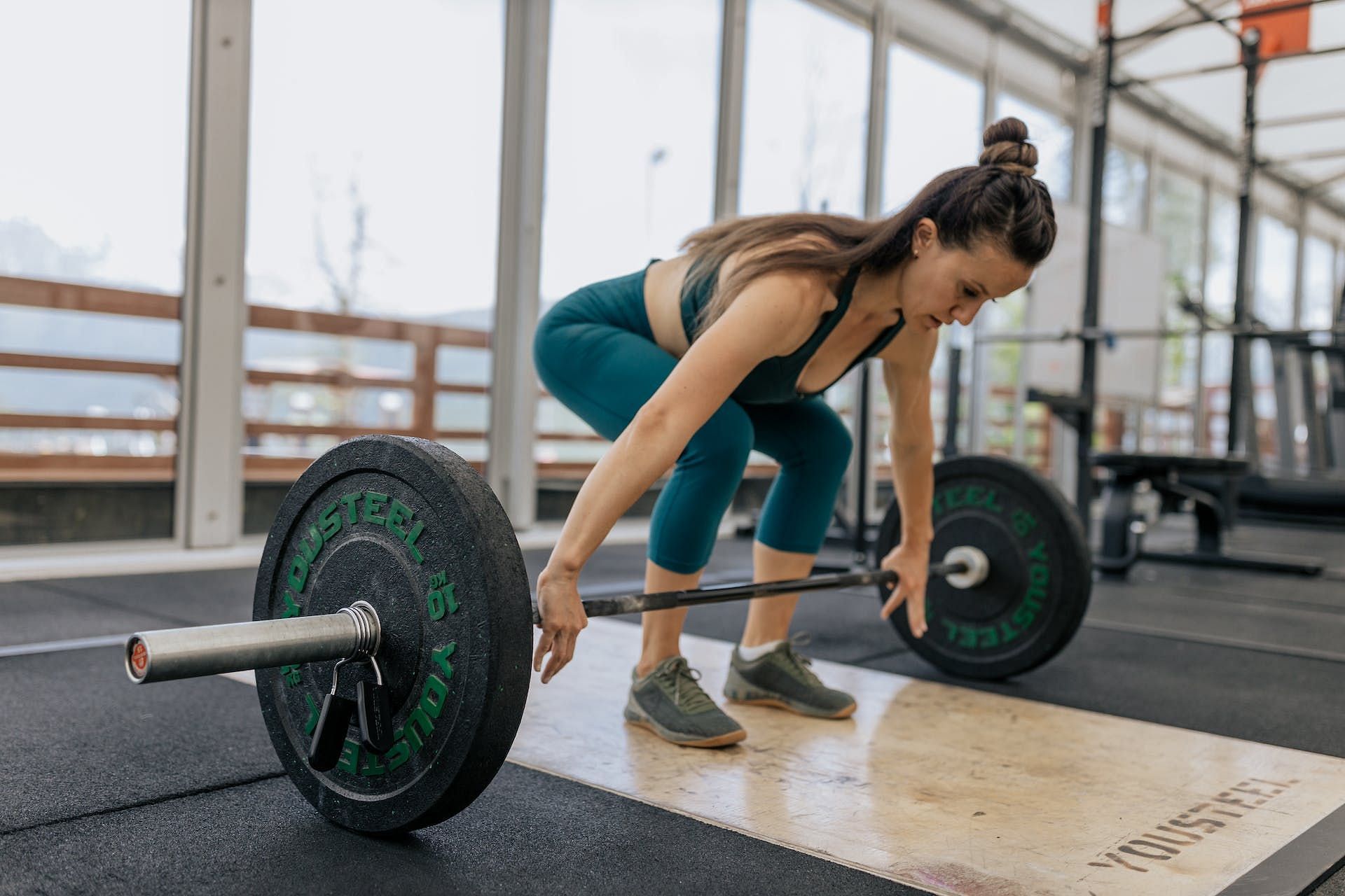 Romanian deadlifts. (Image credits: Pexels/ Anastasia Shuraeva)