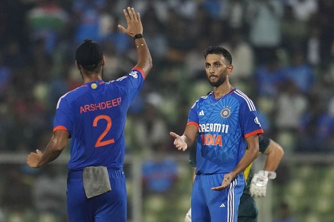 "I hope he proves me wrong" - Sunil Gavaskar says he is unsure whether Prasidh Krishna can bowl long spells heading into 1st IND vs SA Test