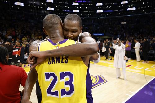 Phoenix Suns v Los Angeles Lakers