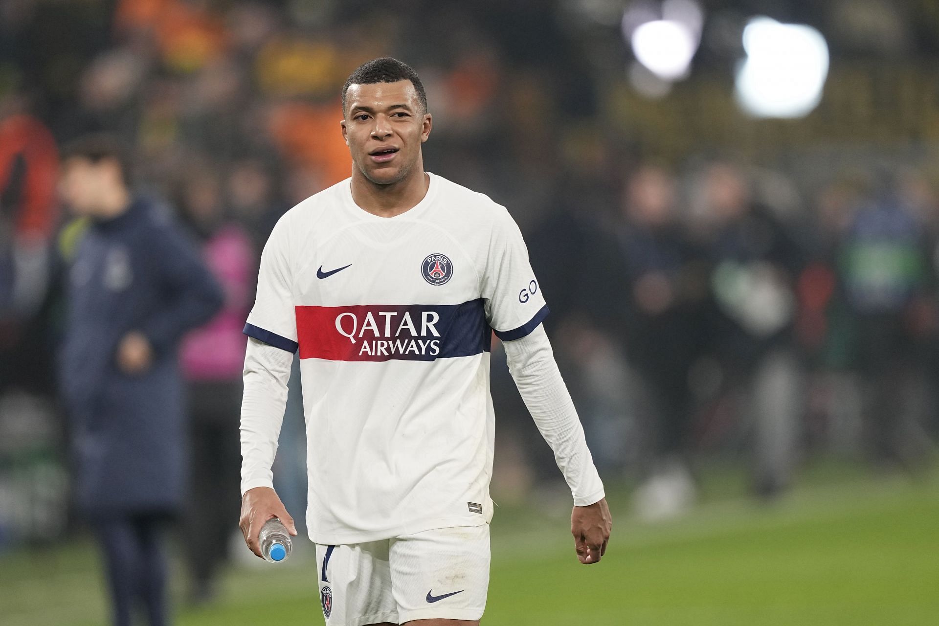 Completely false' - Real Madrid issue statement on Kylian Mbappe amid  rumours PSG stars has given up €100m in loyalty bonuses in bid to join Los  Blancos next summer