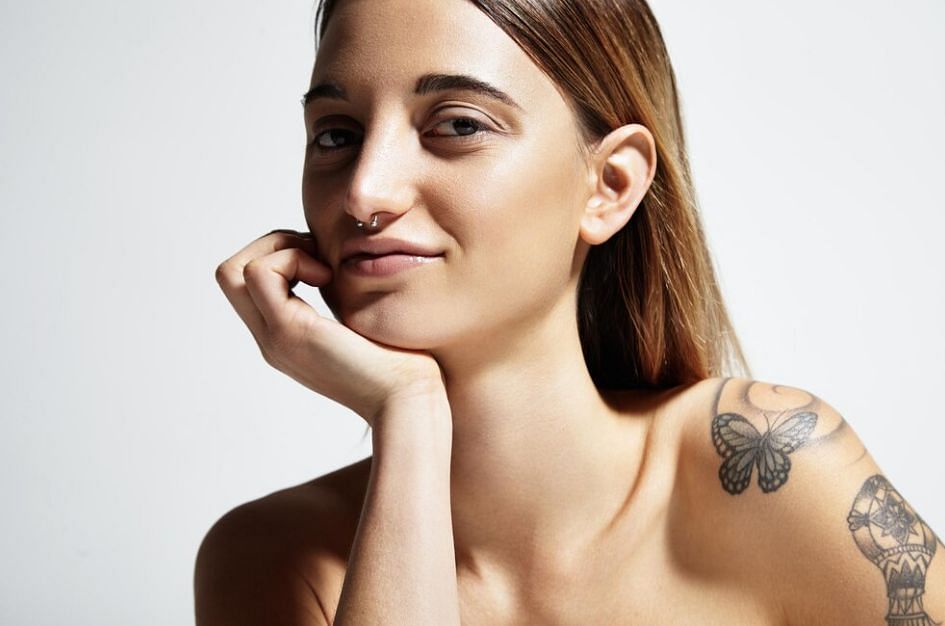 Nose piercings are a fashion statement for many (Image via Freepik)