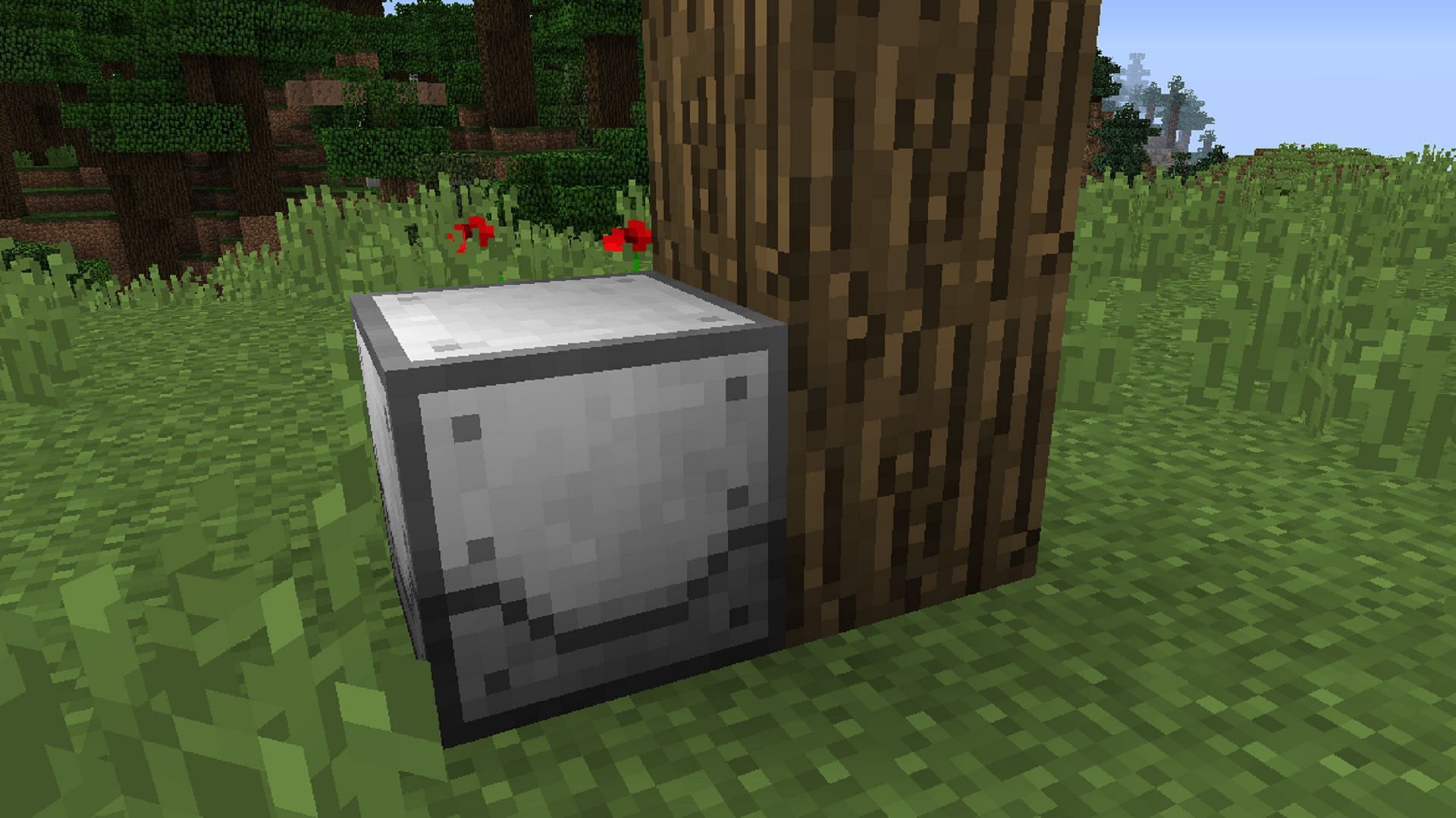 A tree fluid extractor pulls latex from a Minecraft tree in Industrial Foregoing (Image via Buuz135/CurseForge)